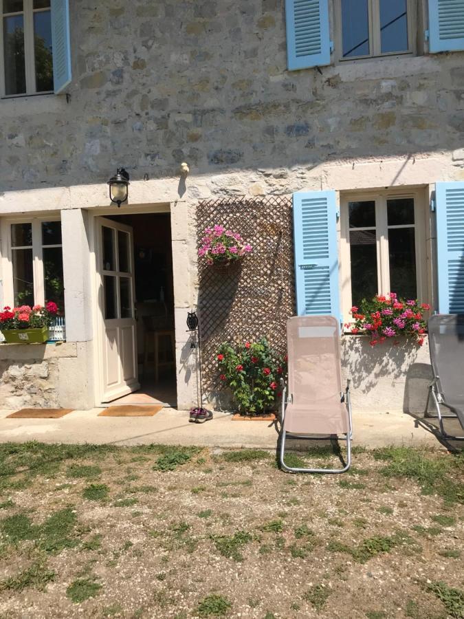 Chambres D'Hotes Des Deux Lacs Ceyzerieu Eksteriør bilde